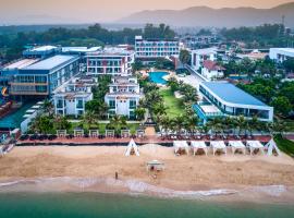 Saint Tropez Beach Hotel，位于柴老海滩的带泳池的酒店
