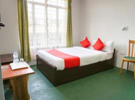 OYO 37922 Deli-baiar Guest House，位于乞拉朋齐的酒店