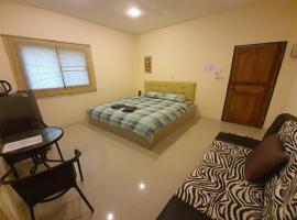 OYO 932 Baan Cha-am Country View Resort，位于七岩的酒店