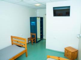 Tamsalu Spordikompleksi Hostel，位于Tamsalu的带泳池的酒店