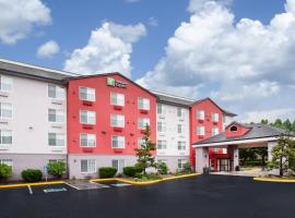 Holiday Inn Express & Suites Lincoln City, an IHG Hotel，位于林肯市Chinook Winds Golf Resort附近的酒店