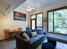 14SW - Fireplace - Dishwasher - Washer Dryer - Sleeps 6 home，位于格雷西尔的酒店
