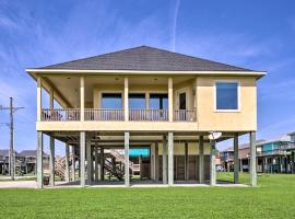 Casa Sol House with Deck in Crystal Beach!，位于Patton Woods的酒店