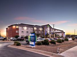 Holiday Inn Express & Suites Alamogordo Highway 54/70, an IHG Hotel，位于阿拉莫戈多的低价酒店