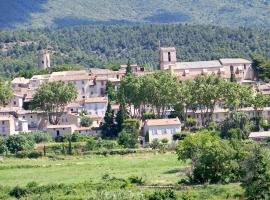 Logis Hotel De L'Etang，位于屈屈龙的酒店