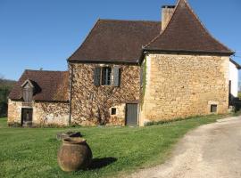 MAISON DE FAMILLE，位于Cénac-et-Saint-Julien的住宿加早餐旅馆