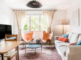 Cozy Apartment With Splashes Of Color，位于略夫雷加特河畔奥斯皮塔莱特的公寓
