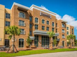 Staybridge Suites Charleston - Mount Pleasant, an IHG Hotel，位于查尔斯顿Village Pointe Shopping Center附近的酒店