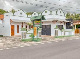 RedDoorz near Wisata Pantai Parangtritis，位于Kretek的酒店