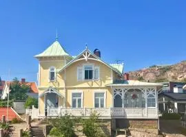 Strandflickornas Annex Gula Villan