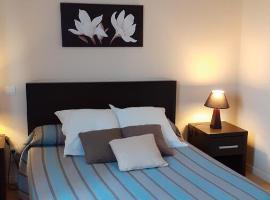 HOTEL Restaurant LE CALDERO，位于Montpon-Ménestérol的酒店