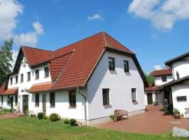 Landhaus mit Schwimmbad in Dargun