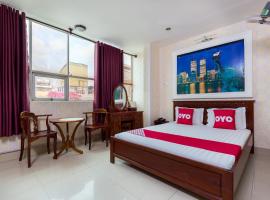 OYO 476 Van Anh Hotel，位于胡志明市富润区的酒店