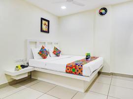 FabHotel Colors Service Apartment，位于钦奈Kapaleeswar Temple chennai附近的酒店