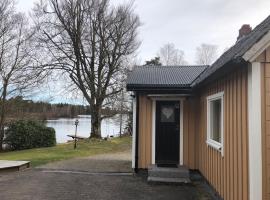 Naturskönt boende vid Sjö，位于Skånes Fagerhult的酒店