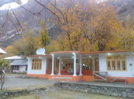 Benazir Hotel Kalash，位于Nahr的酒店
