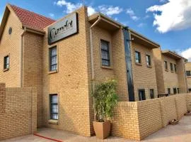 Camelot Guest House & Apartments