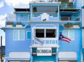 Nomada Urban Beach Hostel- Calle Loiza，位于圣胡安的酒店