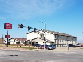 Le Mars Inn and Suites，位于Le Mars的带停车场的酒店