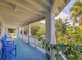 St Croix Home with Caribbean Views - 1 Mi to Beach，位于La Vallee的别墅