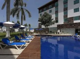 比亚埃尔莫萨智选假日酒店