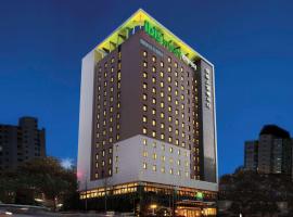 首尔江南大使宜必思尚品酒店，位于首尔江南区的酒店