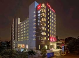 ibis Bengaluru City Centre - An Accor Brand，位于班加罗尔的带停车场的酒店