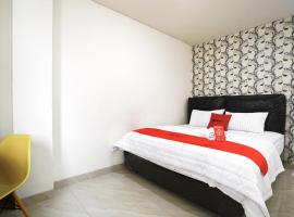 RedDoorz near Palembang Trade Center 3，位于Sukarami的酒店