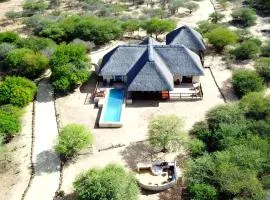 Beautiful Mountain Views From A 2-Bedroom Home With Pool