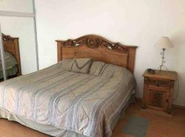 Increíble Suite Alberca Bernardo Quintana 12C，位于Mendiola的酒店