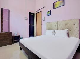SPOT ON 49688 Hotel Diamond Lodging，位于Pārner的酒店