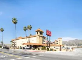 华美达伯班克酒店