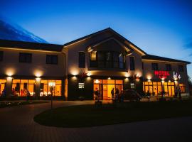 HOTEL Art Cafe，位于诺泰奇河畔纳克沃的酒店