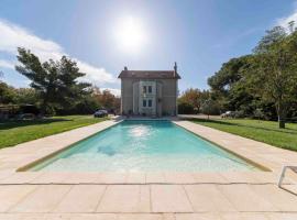 Maébrilu Camargue Provence，位于萨林德吉罗的住宿加早餐旅馆