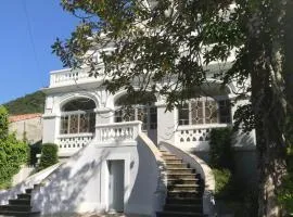 Le Petit Chateau