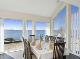 安莫伊费里峡湾酒店，位于维斯特里安莫伊的酒店