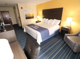 Days Inn by Wyndham Burlington East，位于Haw River的酒店