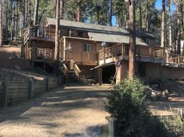 sequoia National Forest CabinH，位于Panorama Heights的酒店