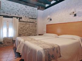 HOTEL RURAL LOS ABUELOS，位于Montemayor de Pililla的酒店
