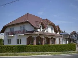 Főnix Apartmanház
