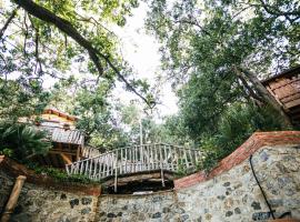 B & B Le Casette sull'albero di Villa Alba，位于墨西拿的木屋