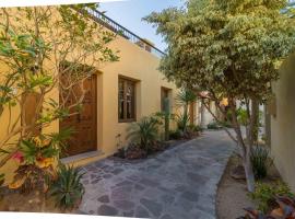 Casa Del Sol by Casago，位于Nopoló的酒店