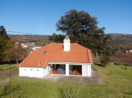 Casa da Cabração - Circuito Aldeias de Portugal，位于蓬德利马的酒店