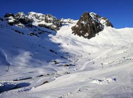 Echappée en altitude，位于拉姆吉碧昂涅滑雪缆车附近的酒店