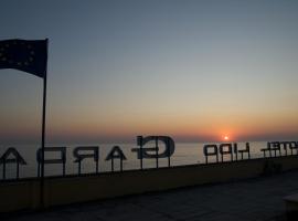 丽都加尔达酒店，位于安齐奥的酒店