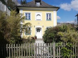 Fancy Luxury Home In Former Tavern，位于格蒙登的别墅