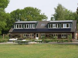 Vakantieboerderij 't Zand - Appartement，位于Heeswijk-Dinther的住宿加早餐旅馆