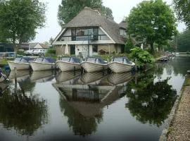 德马里霍伊夫酒店