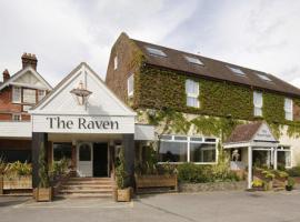 Raven Hotel by Greene King Inns，位于胡克拉什阿姆机场 - QLA附近的酒店