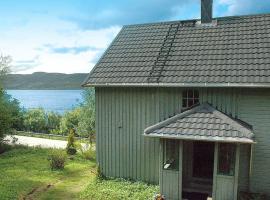 Four-Bedroom Holiday home in Åfarnes，位于Årset的度假屋